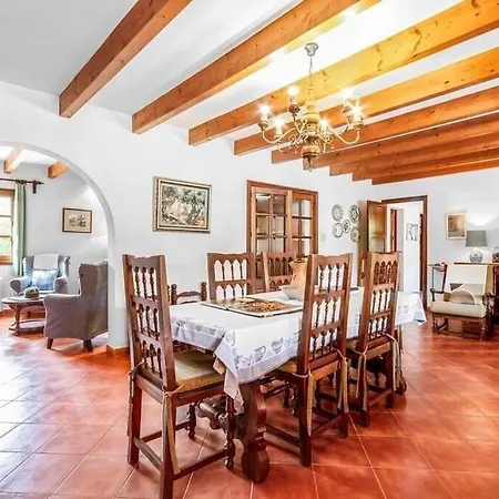 Charming Close To By Renthousing וילה